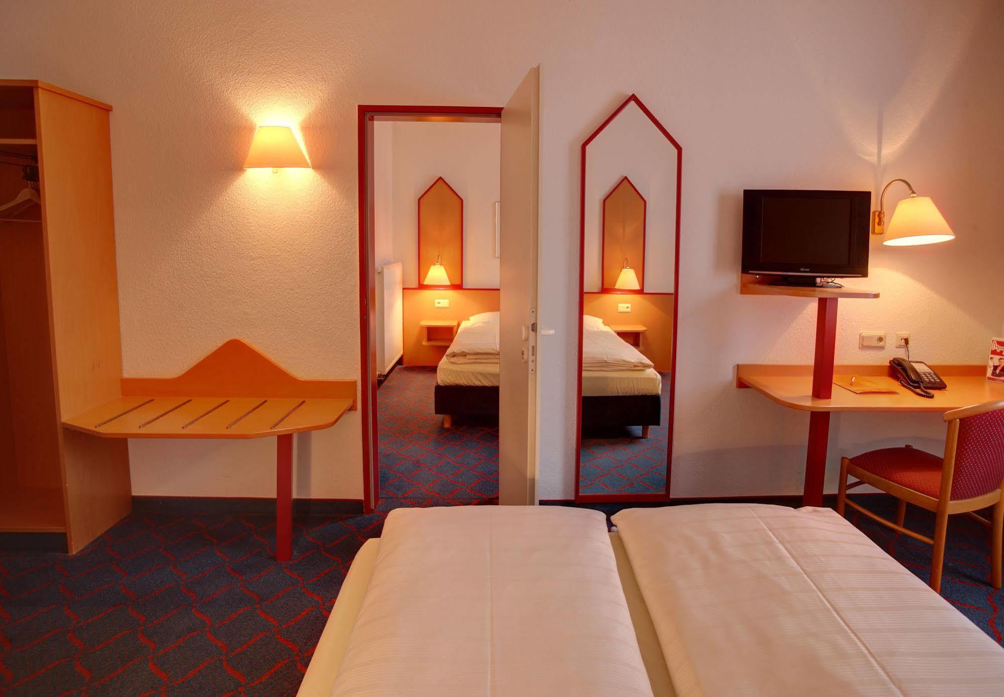 Hotel Montana Lauenau Zewnętrze zdjęcie
