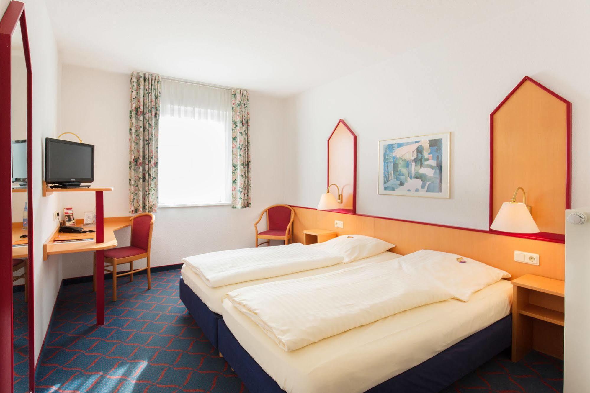 Hotel Montana Lauenau Zewnętrze zdjęcie