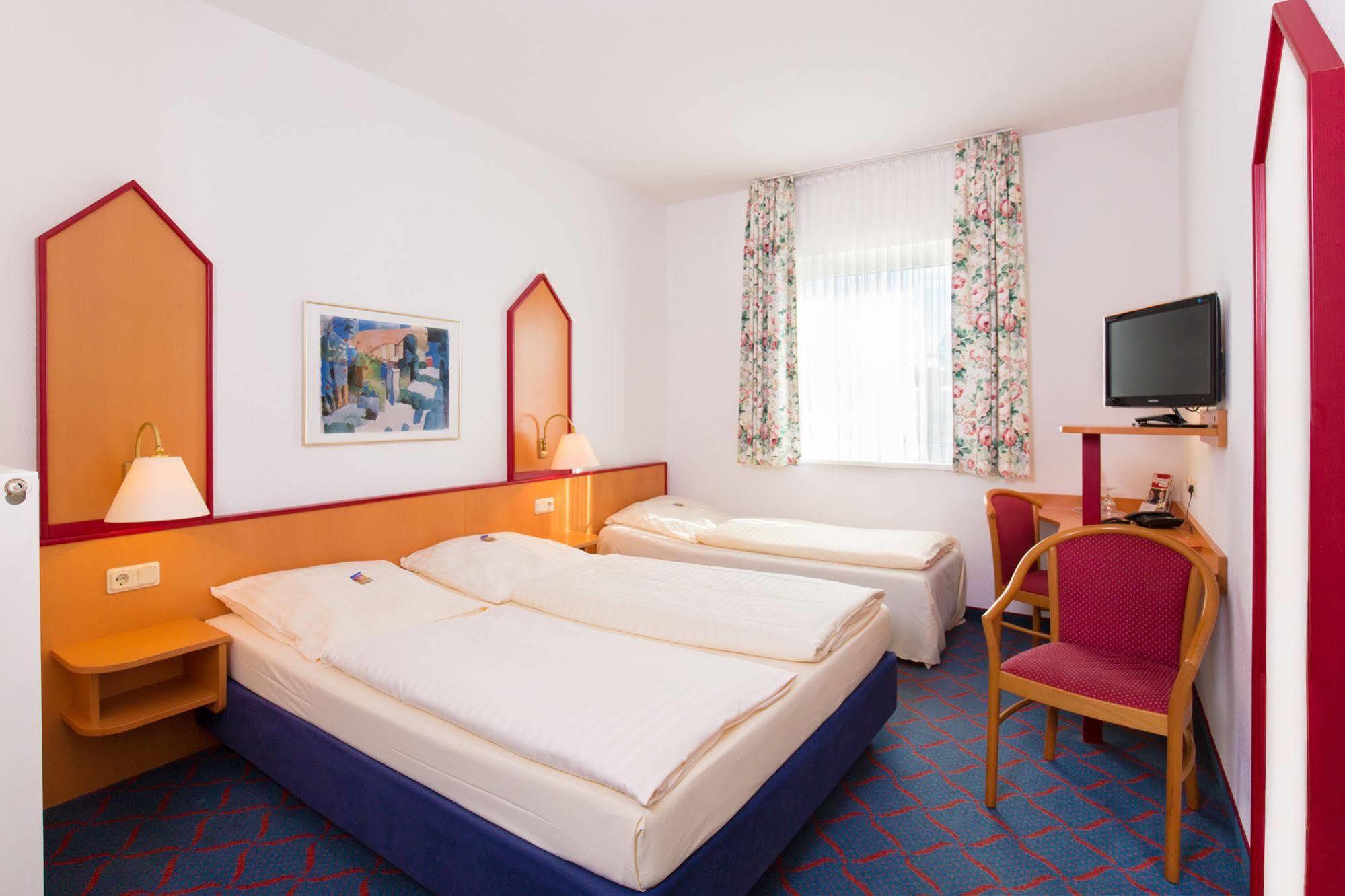 Hotel Montana Lauenau Zewnętrze zdjęcie